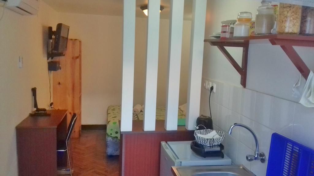 The Quiet Corner Guest House Мапуто Екстериор снимка